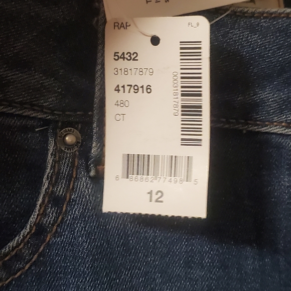 d/C Jeans | Slightly Curvy Bermuda Shorts - Picture 7 of 10